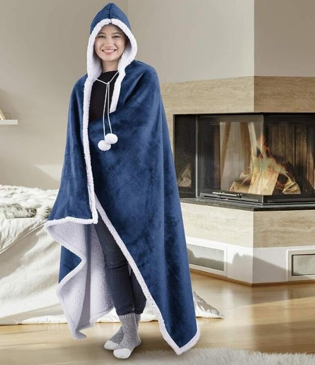 Hooded Blanket w Pockets
